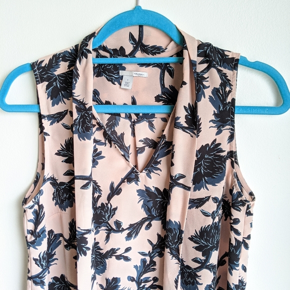 Halogen Sleeveless Blue Rose Tie-Neck Blouse - Picture 4 of 8